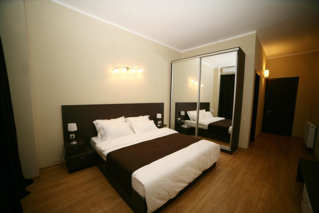 Basilon Hotel Tiflis Oda fotoğraf